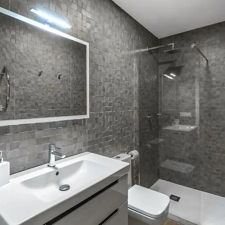 Monthly La Concha Breeze By Sweet 圣塞瓦斯蒂安