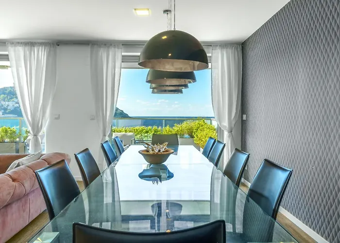 Monthly La Concha Breeze By Sweet * San Sebastián